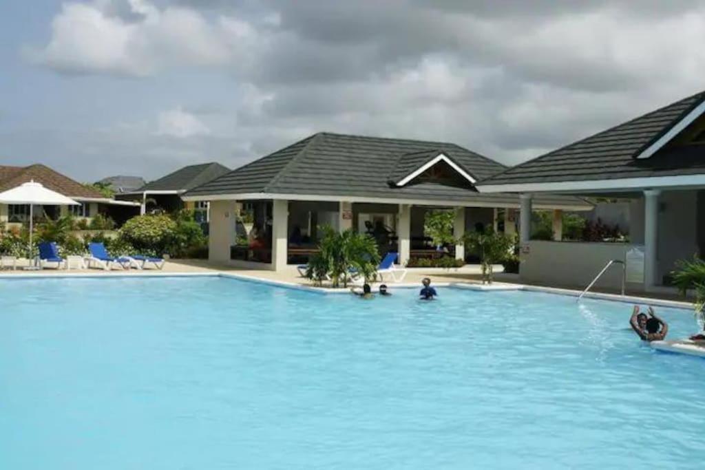 Richmond Sunset Palms & Villa Management Ltd מראה חיצוני תמונה